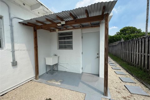 Casa en venta en Miami, Florida, 3 dormitorios, 106 m2 № 1842834 - foto 30