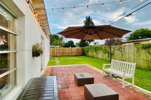Casa en venta en Miami, Florida, 3 dormitorios, 106 m2 № 1842834 - foto 26