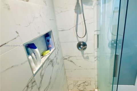 Casa en venta en Miami, Florida, 3 dormitorios, 106 m2 № 1842834 - foto 11