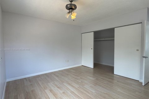 Casa en venta en Miami, Florida, 3 dormitorios, 106 m2 № 1842834 - foto 24