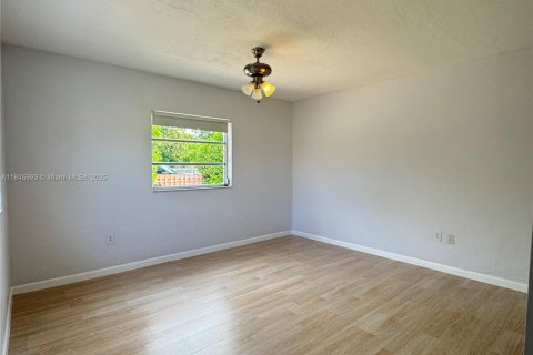 Casa en venta en Miami, Florida, 3 dormitorios, 106 m2 № 1842834 - foto 23