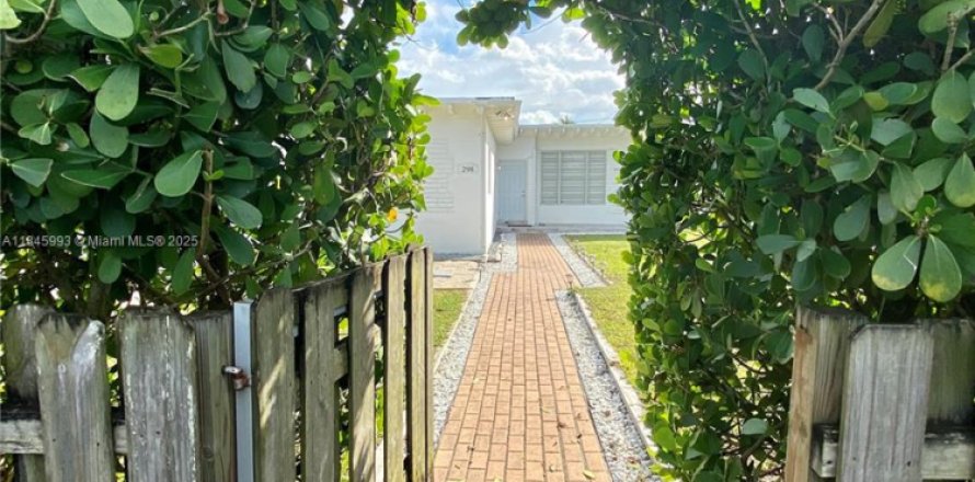 Casa en Miami, Florida 3 dormitorios, 106 m2 № 1842834
