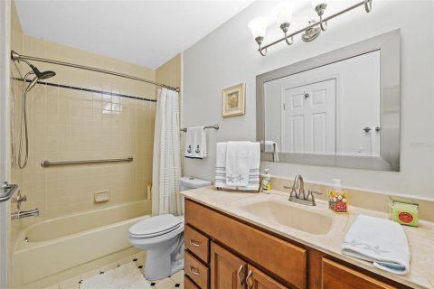 House in Tarpon Springs, Florida 2 bedrooms, 129.6 sq.m. № 1566934 - photo 25