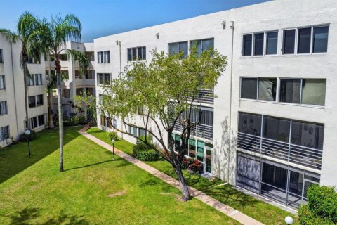 Condominio en venta en Lake Worth, Florida, 2 dormitorios, 101.45 m2 № 2181557 - foto 11