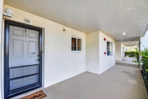 Condominio en venta en Lake Worth, Florida, 2 dormitorios, 101.45 m2 № 2181557 - foto 2