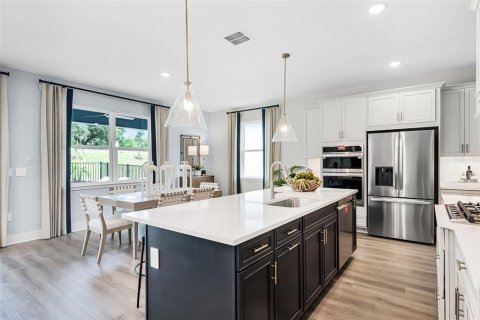 Casa en venta en Apopka, Florida, 4 dormitorios, 277.03 m2 № 2218660 - foto 5