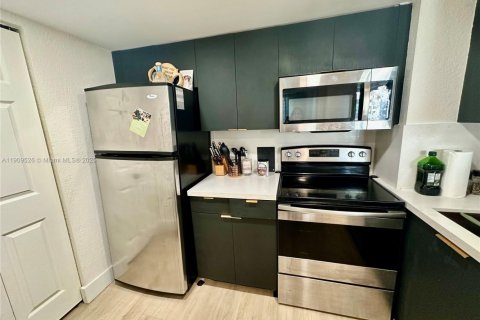 Copropriété à louer à Miami, Floride: 1 chambre, 68.28 m2 № 1966339 - photo 13