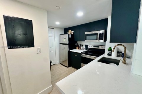 Copropriété à louer à Miami, Floride: 1 chambre, 68.28 m2 № 1966339 - photo 11