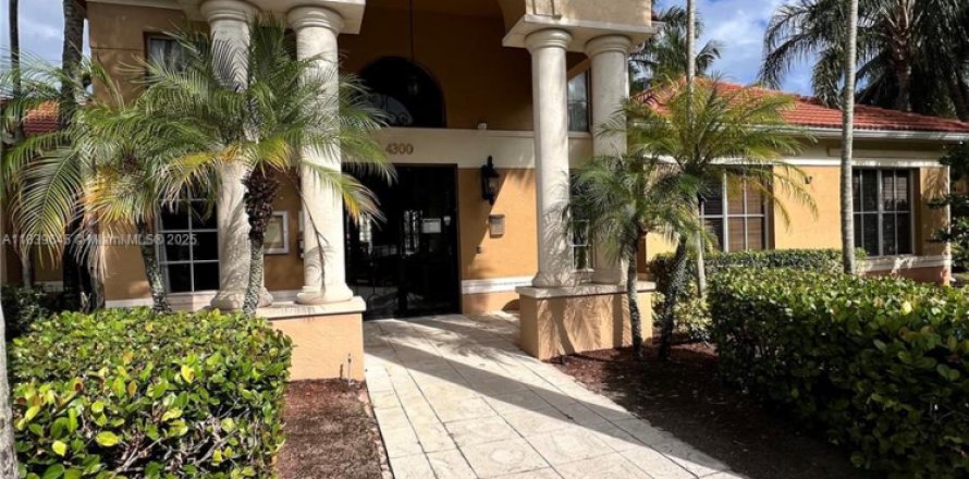 Condominio en West Palm Beach, Florida, 1 dormitorio № 1828335