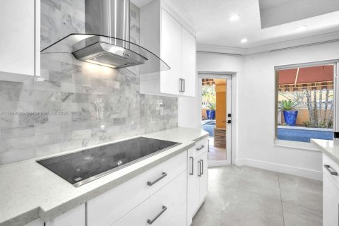Купить виллу или дом в Майами, Флорида 3 спальни, 278.43м2, № 1922202 - фото 19