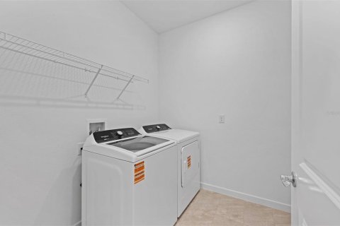Villa ou maison à vendre à Zephyrhills, Floride: 4 chambres, 171.87 m2 № 1810833 - photo 16