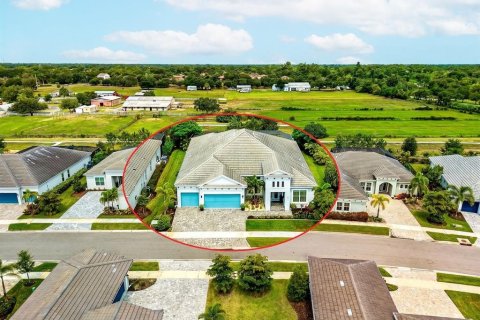 House in Sarasota, Florida 4 bedrooms, 307.41 sq.m. № 2152233