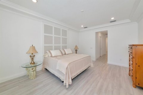 House in Sarasota, Florida 4 bedrooms, 307.41 sq.m. № 2152233 - photo 18