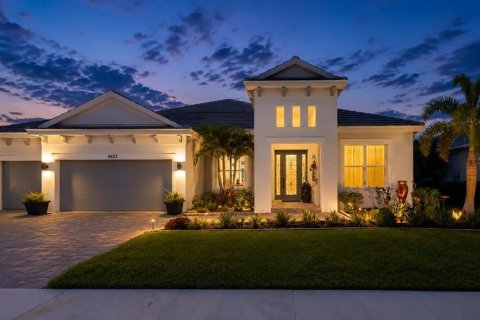 House in Sarasota, Florida 4 bedrooms, 307.41 sq.m. № 2152233 - photo 2