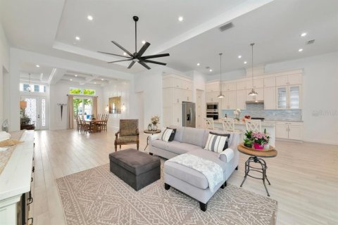 House in Sarasota, Florida 4 bedrooms, 307.41 sq.m. № 2152233 - photo 8