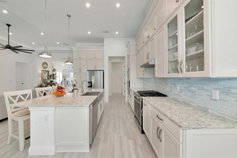 House in Sarasota, Florida 4 bedrooms, 307.41 sq.m. № 2152233 - photo 12