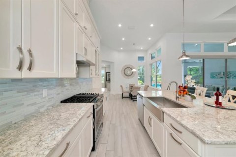 House in Sarasota, Florida 4 bedrooms, 307.41 sq.m. № 2152233 - photo 13