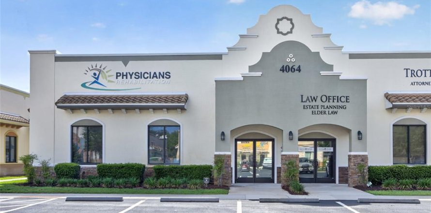 Commercial property in Wildwood, Florida 274.25 sq.m. № 2195443