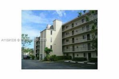 Condo in Miramar, Florida, 2 bedrooms  № 1944747 - photo 10