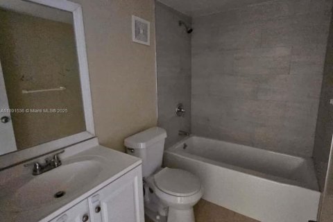 Condo in Miramar, Florida, 2 bedrooms  № 1944747 - photo 7