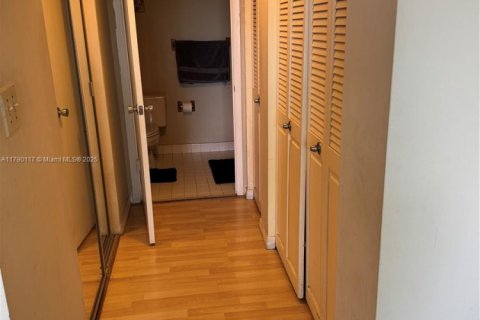 Condominio en venta en Hollywood, Florida, 2 dormitorios, 102.19 m2 № 2013030 - foto 19