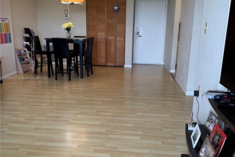 Condominio en venta en Hollywood, Florida, 2 dormitorios, 102.19 m2 № 2013030 - foto 12