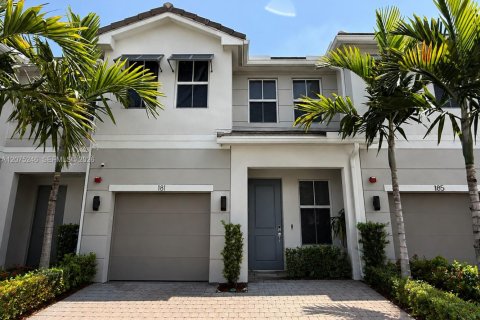 Townhouse in Pembroke Pines, Florida 4 bedrooms, 180.04 sq.m. № 2313949