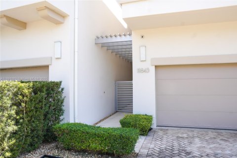 Adosado en alquiler en Pinecrest, Florida, 4 dormitorios, 196.12 m2 № 1944563 - foto 2
