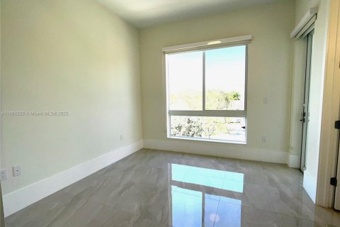 Adosado en alquiler en Pinecrest, Florida, 4 dormitorios, 196.12 m2 № 1944563 - foto 8