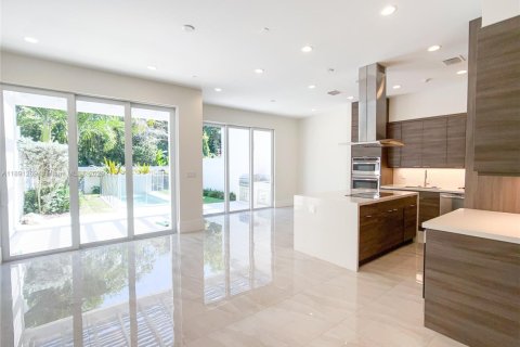 Adosado en alquiler en Pinecrest, Florida, 4 dormitorios, 196.12 m2 № 1944563 - foto 4