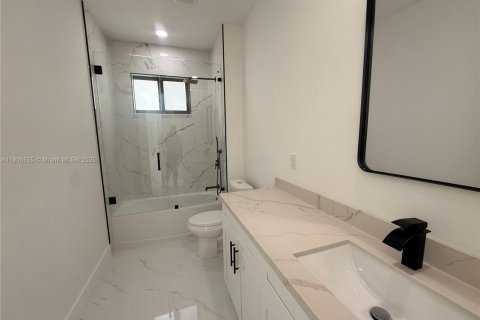 House in Lehigh Acres, Florida 3 bedrooms № 2013236 - photo 26