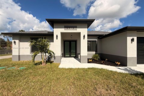 House in Lehigh Acres, Florida 3 bedrooms № 2013236 - photo 6