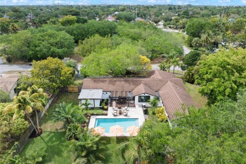 House in Palmetto Bay, Florida 4 bedrooms, 241.17 sq.m. № 1819796 - photo 26