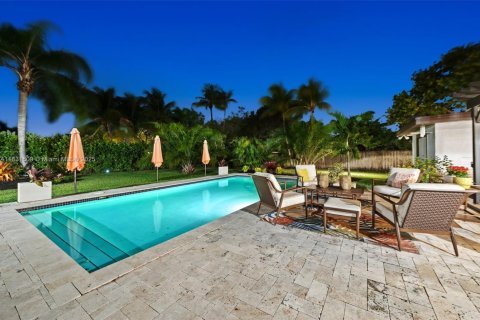 House in Palmetto Bay, Florida 4 bedrooms, 241.17 sq.m. № 1819796 - photo 27