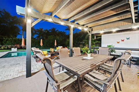House in Palmetto Bay, Florida 4 bedrooms, 241.17 sq.m. № 1819796 - photo 30