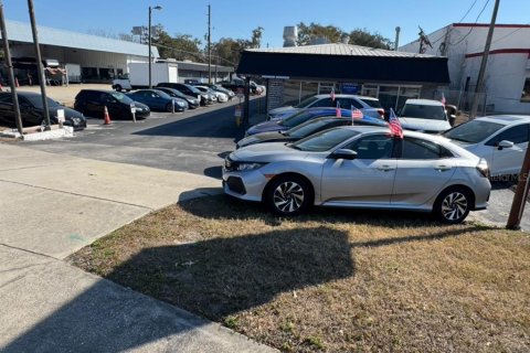 Commercial property in Longwood, Florida № 2208453