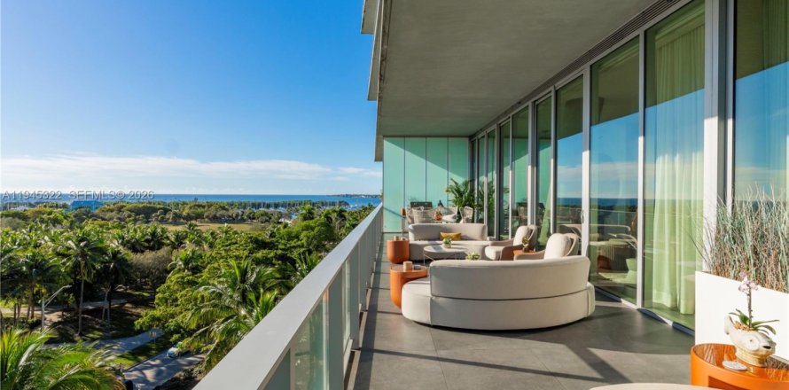 Кондоминиум с 3 спальнями в Майами, Флорида № 2001974