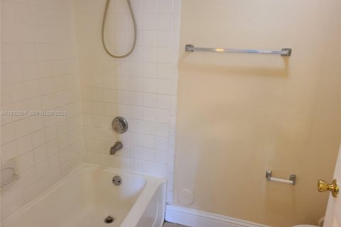 Купить кондоминиум в Санрайз, Флорида 2 спальни, 91.6м2, № 1991017 - фото 11