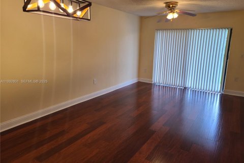 Купить кондоминиум в Санрайз, Флорида 2 спальни, 91.6м2, № 1991017 - фото 5