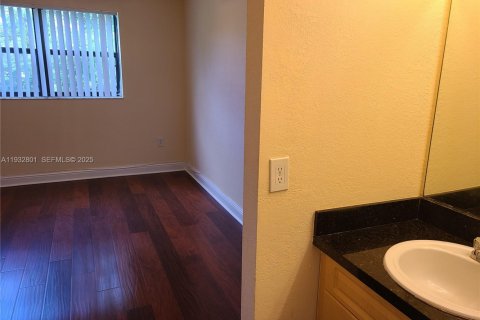 Купить кондоминиум в Санрайз, Флорида 2 спальни, 91.6м2, № 1991017 - фото 13