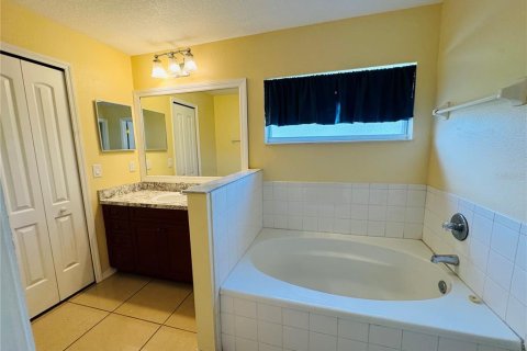 Casa en venta en Kissimmee, Florida, 4 dormitorios, 156.08 m2 № 1916957 - foto 10