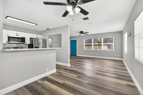 House in Largo, Florida 3 bedrooms, 122.35 sq.m. № 1876437 - photo 9