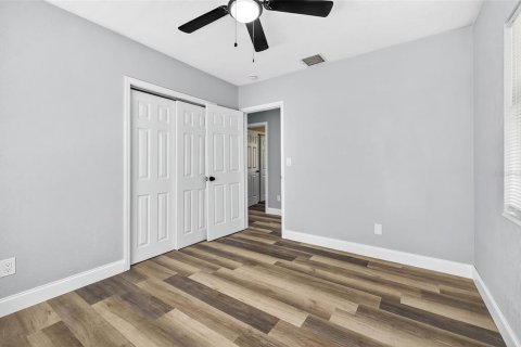 House in Largo, Florida 3 bedrooms, 122.35 sq.m. № 1876437 - photo 23