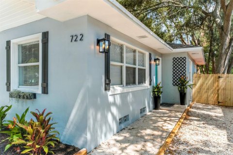 House in Largo, Florida 3 bedrooms, 122.35 sq.m. № 1876437 - photo 2