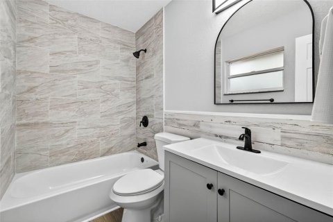 House in Largo, Florida 3 bedrooms, 122.35 sq.m. № 1876437 - photo 30