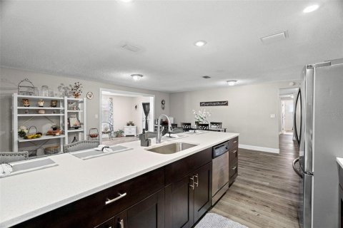 Casa en venta en New Port Richey, Florida, 3 dormitorios, 178.84 m2 № 2103099 - foto 18