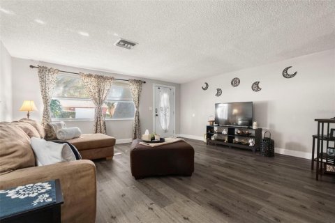 Casa en venta en New Port Richey, Florida, 3 dormitorios, 178.84 m2 № 2103099 - foto 6