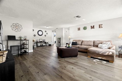 Casa en venta en New Port Richey, Florida, 3 dormitorios, 178.84 m2 № 2103099 - foto 10