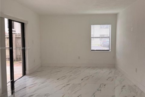 Copropriété à louer à Miami, Floride: 3 chambres, 112.88 m2 № 2085583 - photo 5