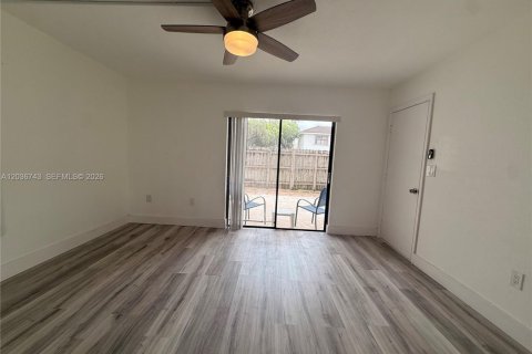 Copropriété à louer à Miami, Floride: 3 chambres, 112.88 m2 № 2085583 - photo 18